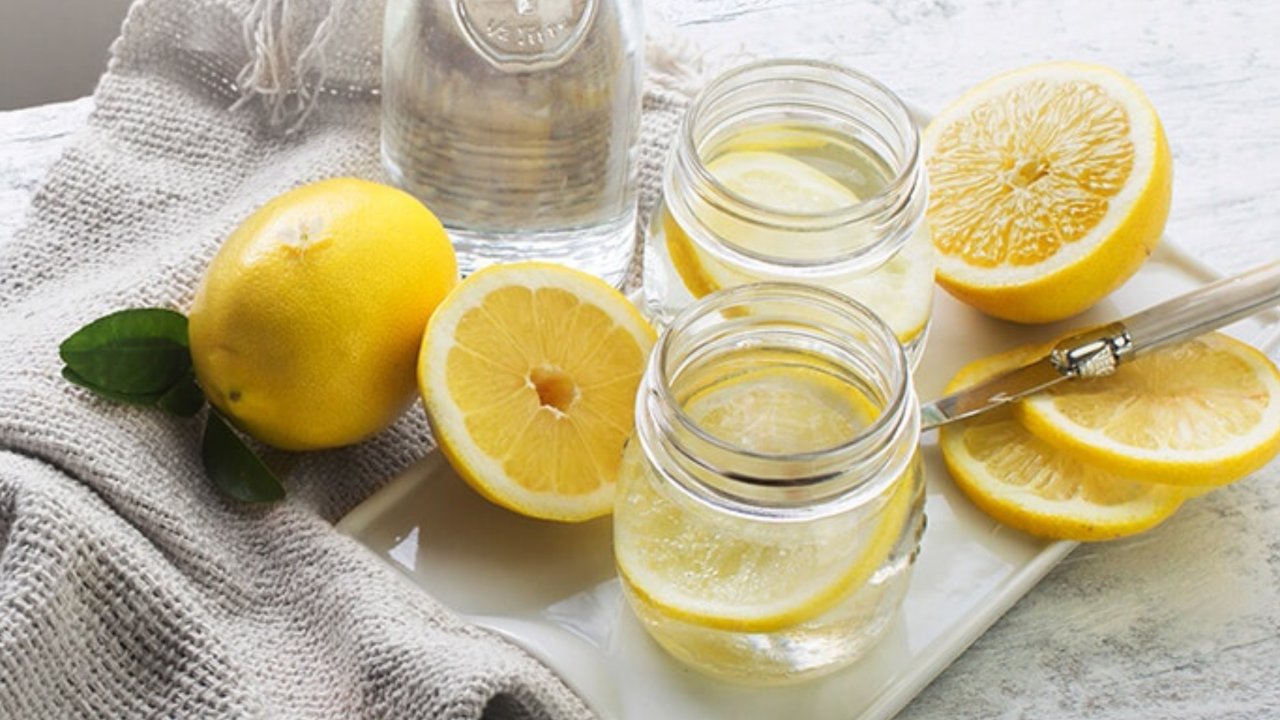 12 Unexpected Benefits of Drinking Hot Water With Lemon