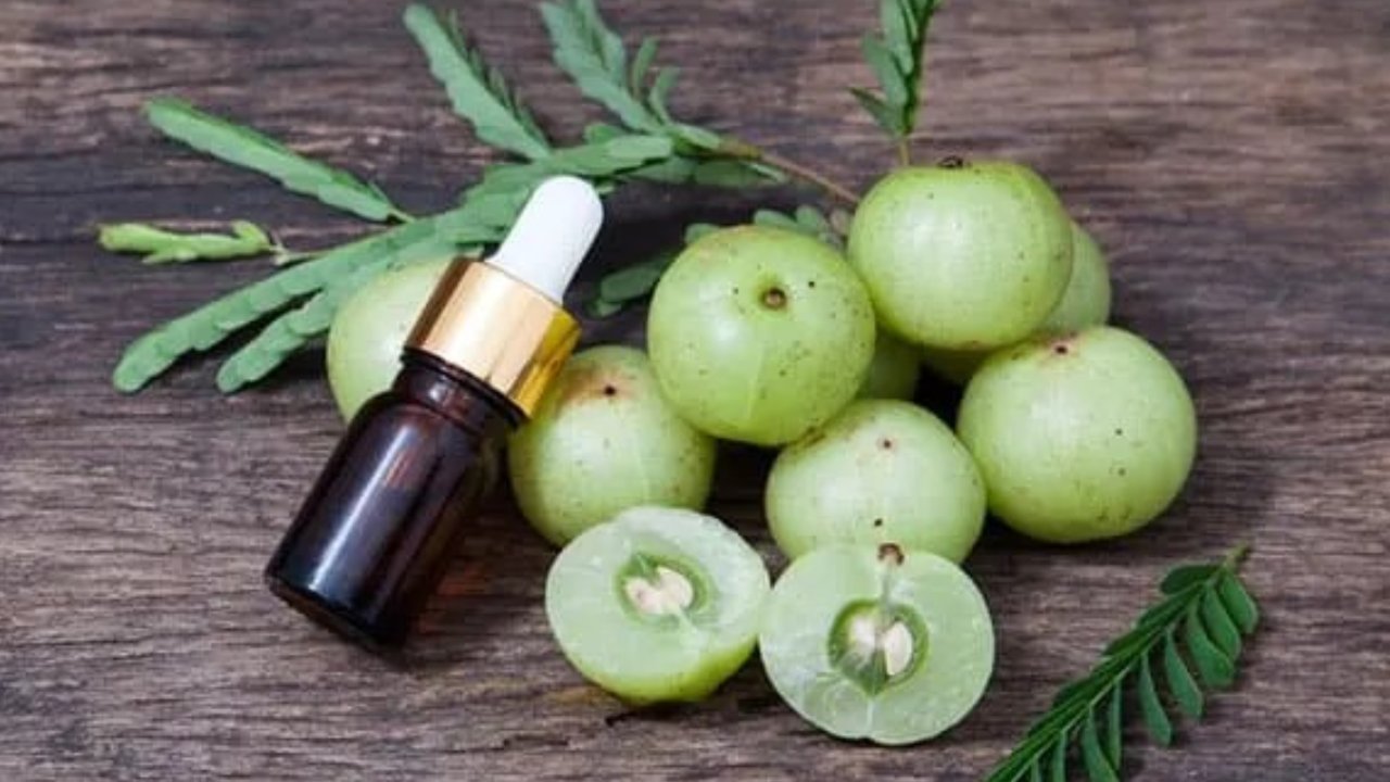 Amla: The Ultimate Guide to Its Benefits and Uses