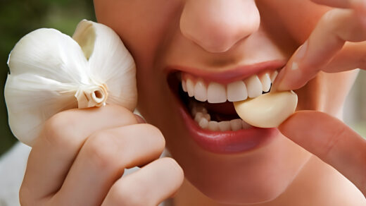 How to Use Garlic to Treat an Abscessed Tooth