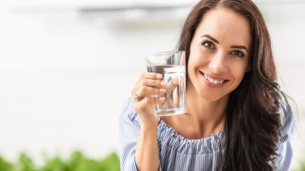 ushapana-benefits-of-drinking-water-early-in-the-morning-on-an-empty